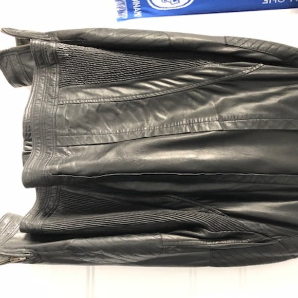 Danier Men's soft lamb leather jacket - Picture 2 of 9